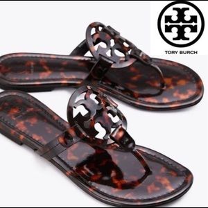 Tory Burch tortoiseshell size 8.5 sandal patented leather
